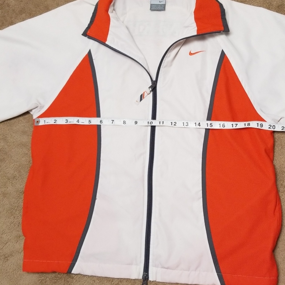 NIKE womens windbreaker style jacket - Picture 5 of 8